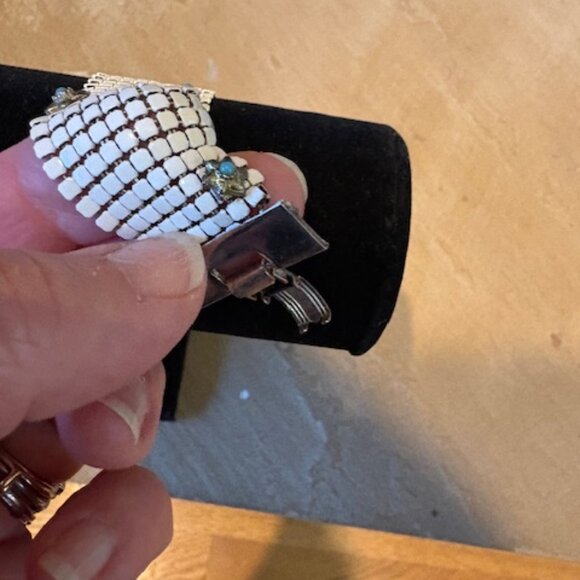 Vintage Rare Signed White Enamel Silvertone Mesh Bracelet Turquoise Star Accents - Picture 7 of 9